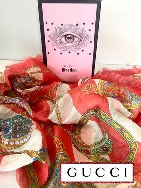 NEW AUTHENTIC GUCCI BAROQUE SCARF